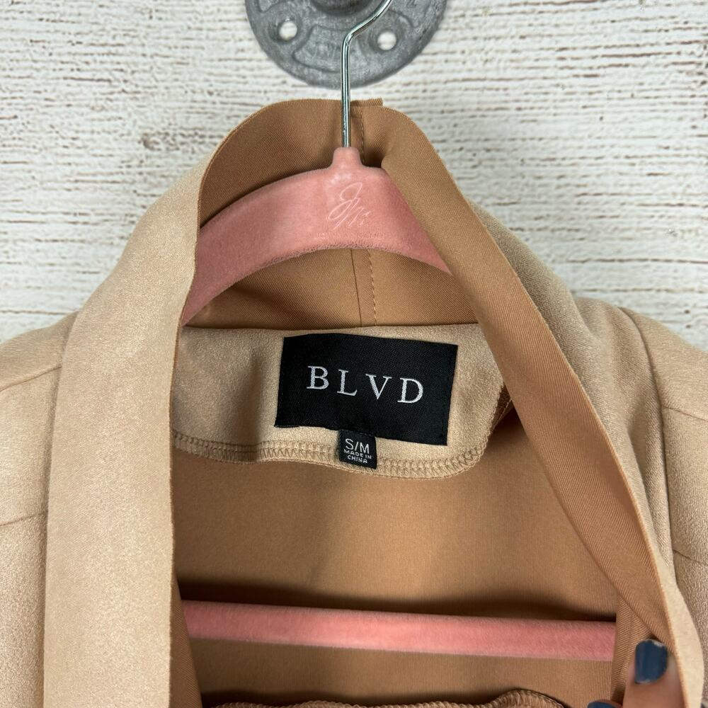 BLVD Women's Faux Suede Tan Sleeveless Fall Vest Size Small/Medium - Picture 2 of 9